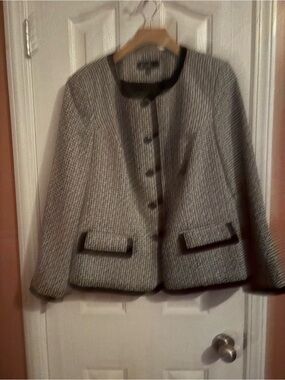 Black & White Textured Button-Front Blazer